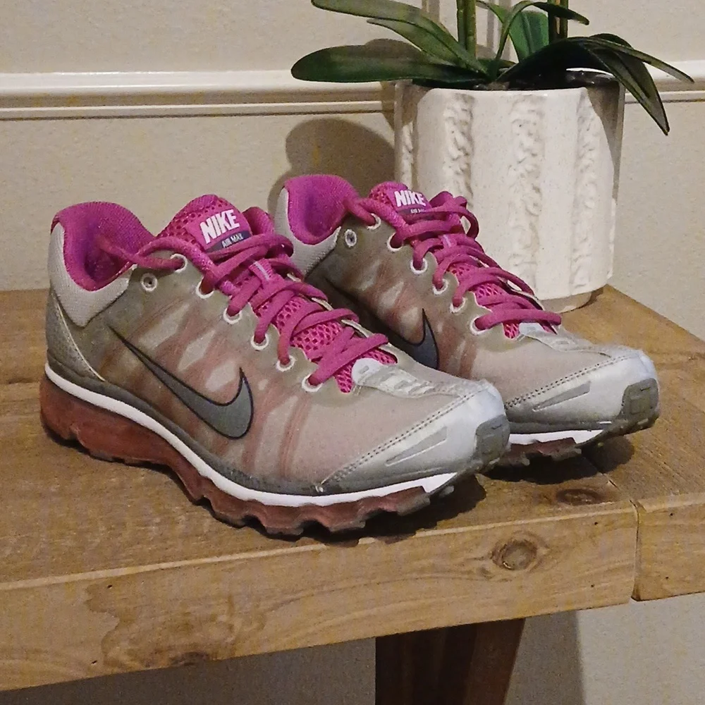 Nike Air Max Women's Pink And Gray Running Shoes Sneakers. Size 8 - Picture 5 of 17